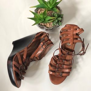 POUR LA VICTOIRE Strappy Gladiator Wedges